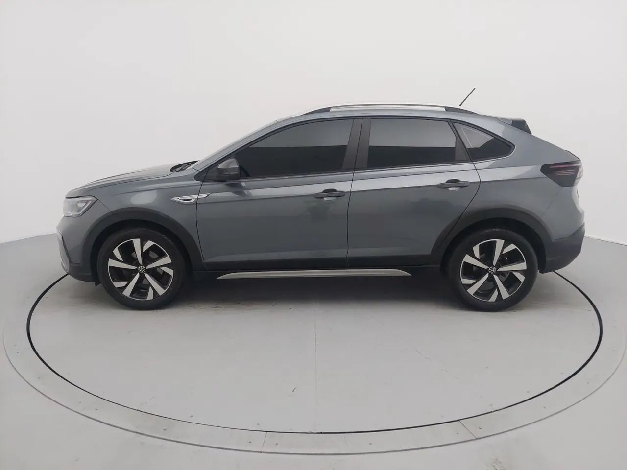 Volkswagen Nivus Highline 1.0 200 TSI Flex Aut., foto 2 de 18