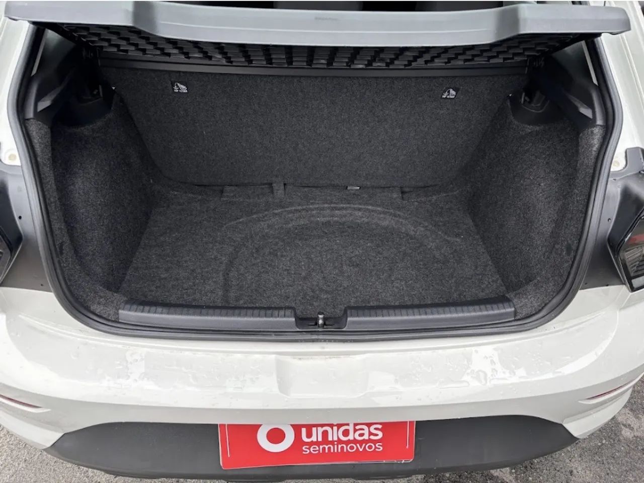 Volkswagen Polo Track 1.0 Flex 12V 5p, foto 15 de 15
