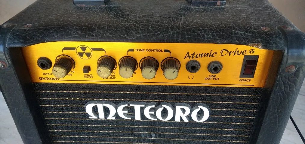 CAIXA DE GUITARRA METEORO ATOMIC DRIVE 20W - Foto 4