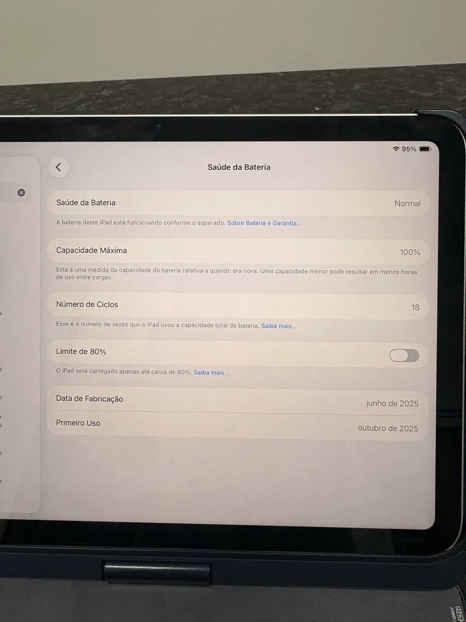 iPad 11 se 128 com Capa Teclado iPad Pro/air 11 Typecase Trackpad Retroiluminad - Foto 4