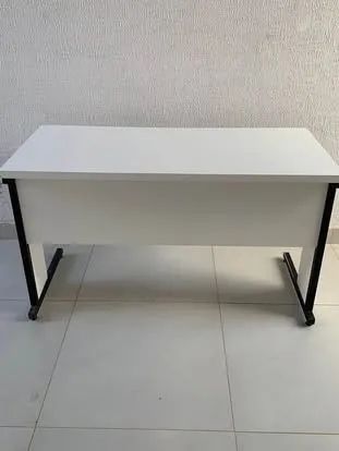 Mesa de escritório/escrivaninha em MDF 130x60 - Foto 3