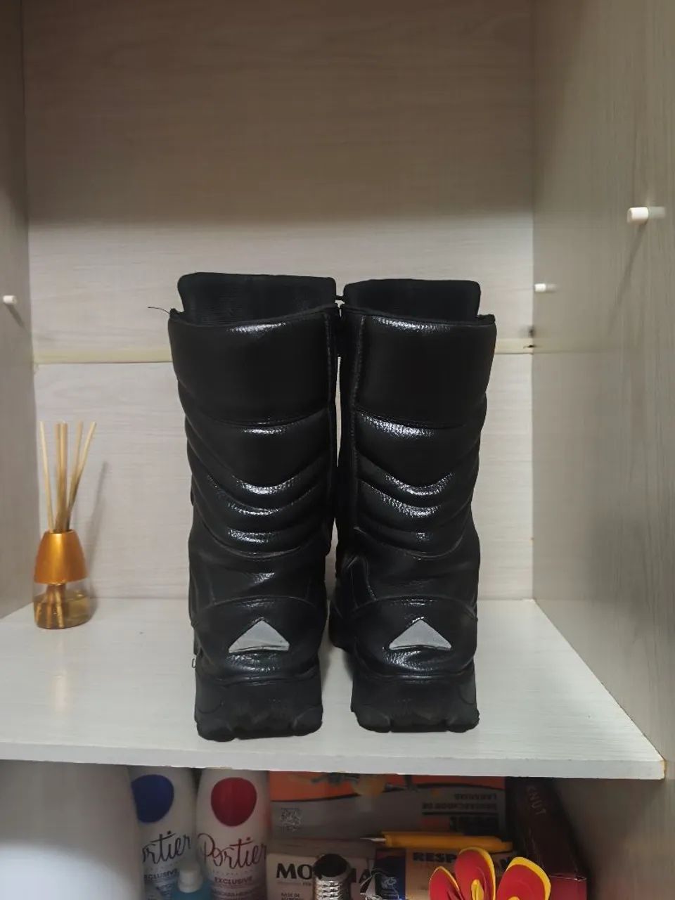 Vende se eu até coturno  - Foto 2