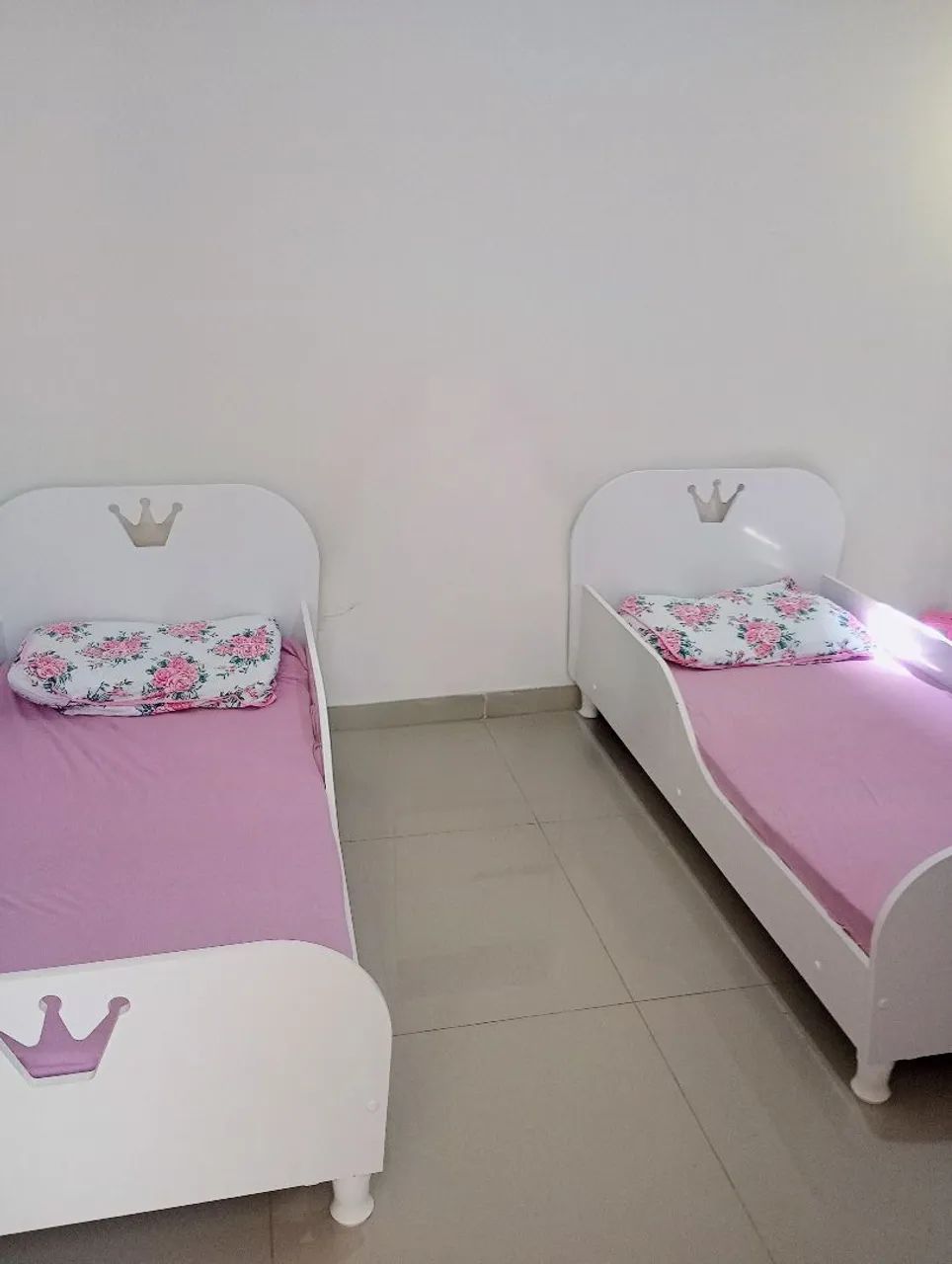 Mini cama Realeza com colchão.