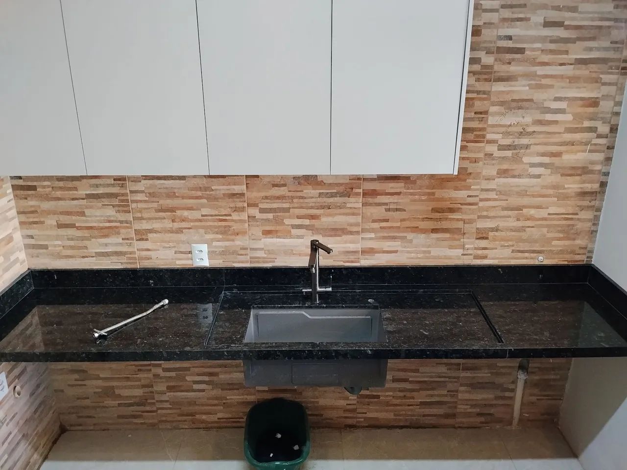 LL.marmores e granitos ( acentamento de porcelanato )