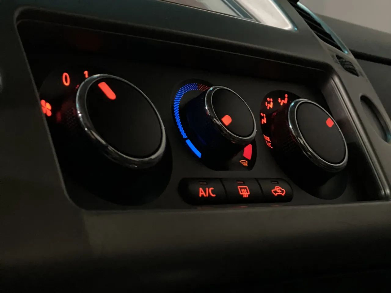 Nissan Frontier SV AT. CD 4x4 2.5 TB Dies. Aut., foto 10 de 20