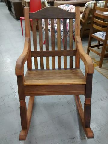 Cadeira de Balanço de Peroba Rosa - Foto 2