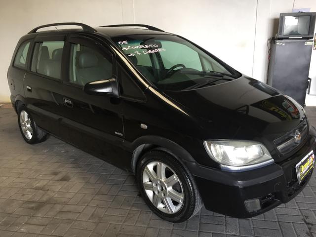 Zafira 2005 7 lugares ELITE p vender essa semana 20900 preço de Fipe 23500 - Foto 2