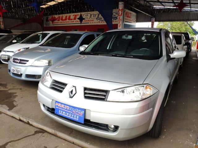 RENAULT MEGANE SEDAN DYNAMIQUE 1.6 16v(Hi-Flex) 4p
