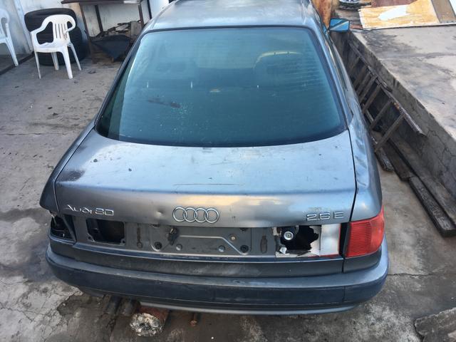 Pecas Audi A80 1995 SUCATA com motor e caixa de macha no lugar !! - Foto 3