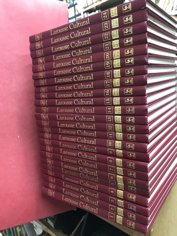 Enciclopedia Larousse Cultural completa com 24 volumes - Foto 2