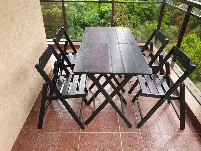 Conjunto Dobrável de Mesa 120x70 com 1 Mesa e 4 Cadeiras em Madeira Eu -  Marcenaria Real