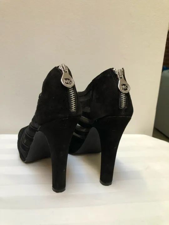 Sandália Michael Kors preta 38/39 - Foto 4
