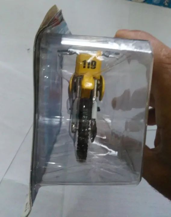 Miniatura Moto Suzuki Rm250 Metal Maisto 1:18 - Foto 4