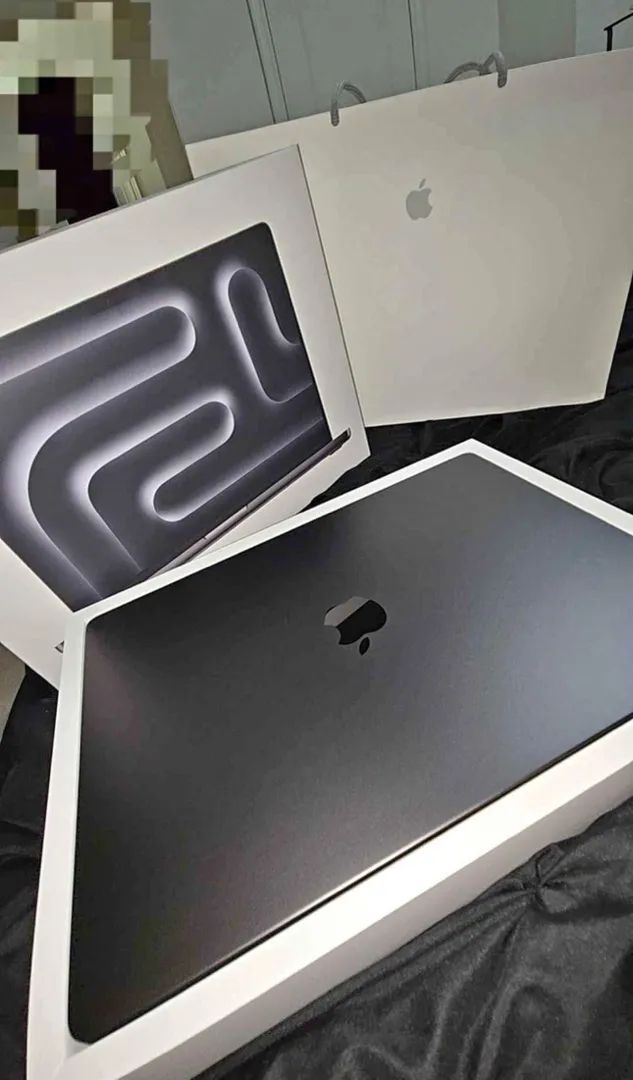 MacBook Pro M3 Pro  - Foto 2