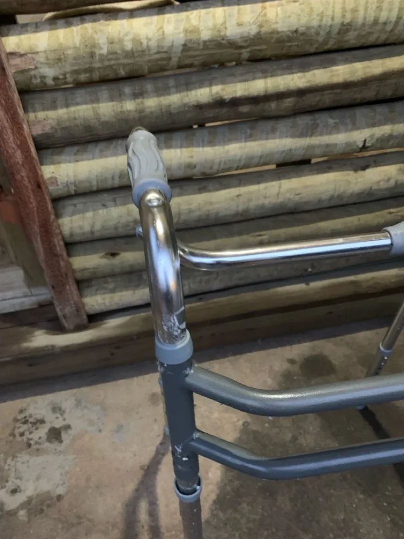 Andador de alumínio novo  - Foto 5