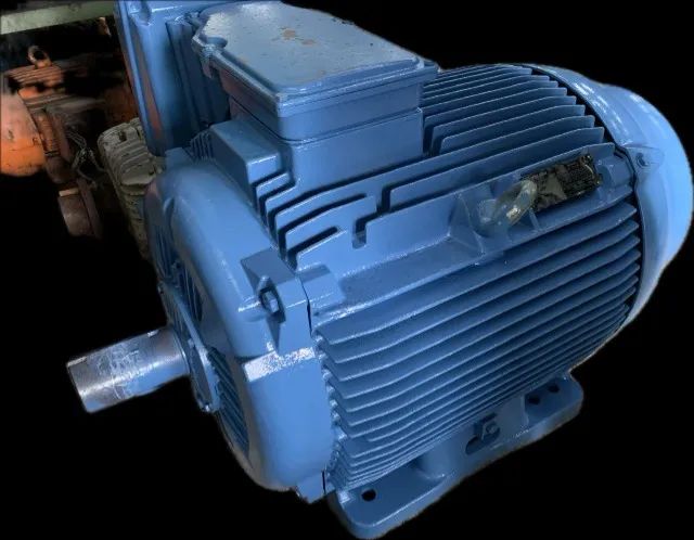 Vendo Motor 125 Cv Weg W22 Plus - Foto 4