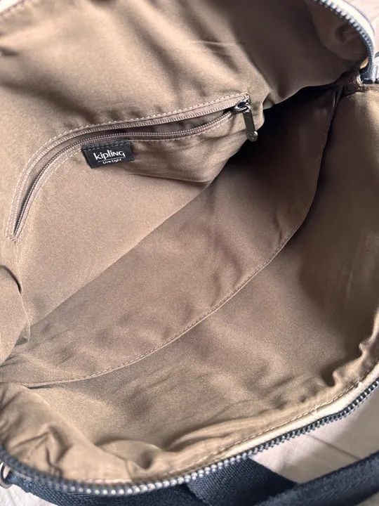 Bolsa tipo mensageiro Kipling azul marinho original - Foto 5