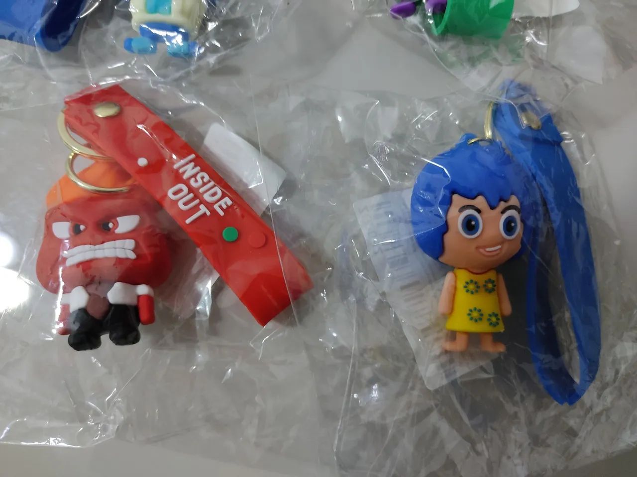Chaveiros Divertida Mente 1 e 2 preço por unidade. - Foto 3