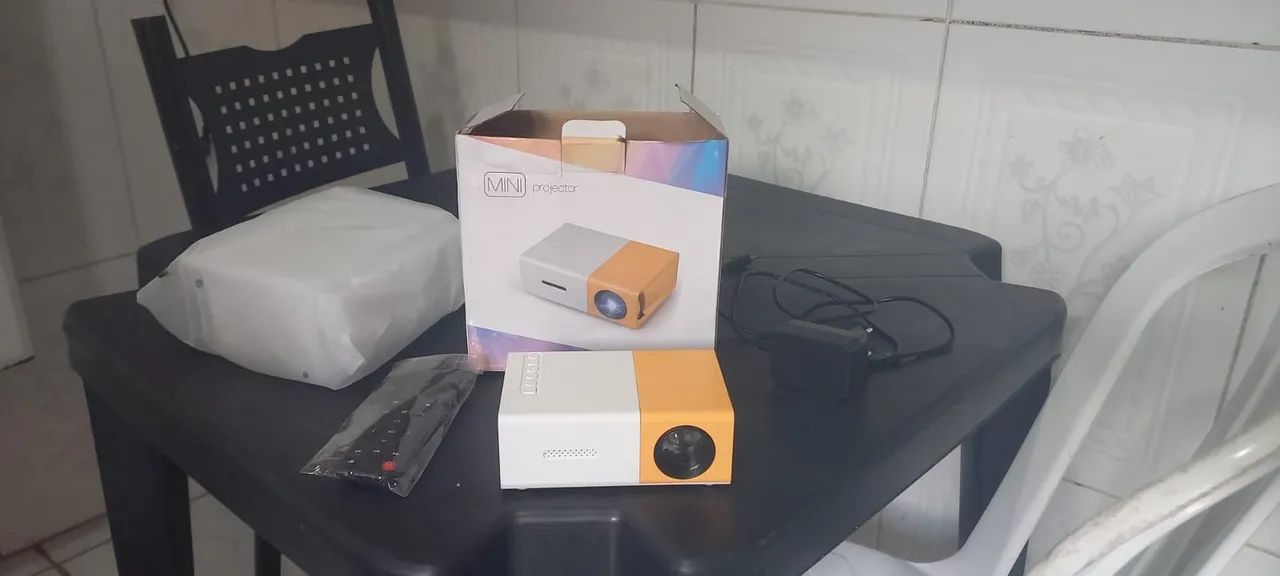 Projetor Mini Portátil - Alta Qualidade e Imagem Incrível - Foto 3
