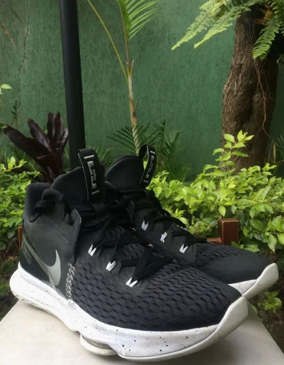 Tênis Nike Lebron Witness 5