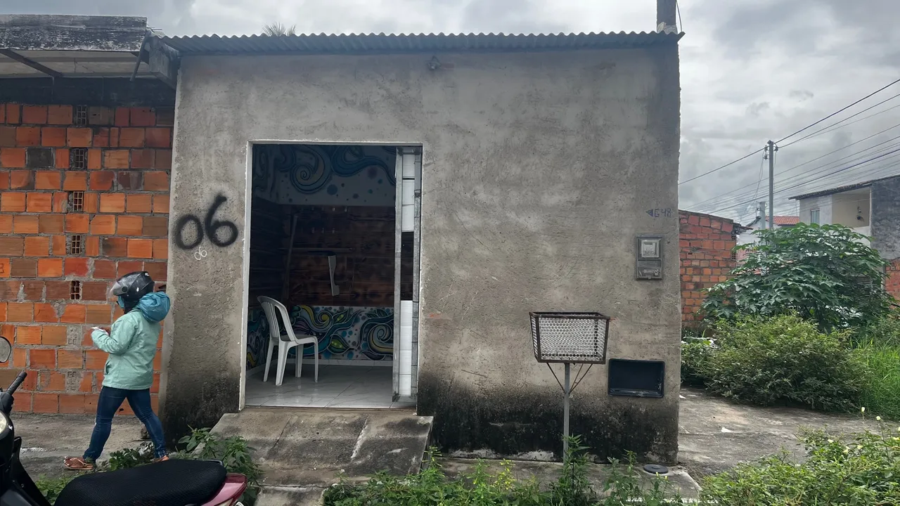 Vendo casa na Gabriela rua mandala 4 por 9