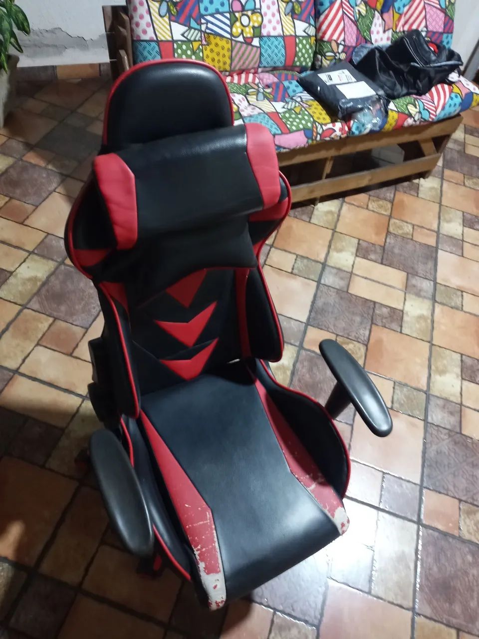 Cadeira Gamer - Preta e Vermelha - Foto 4
