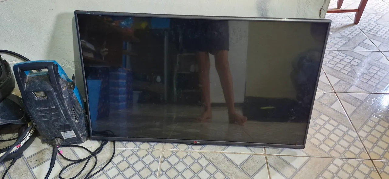 TV LG 42 polegadas - retirar peças