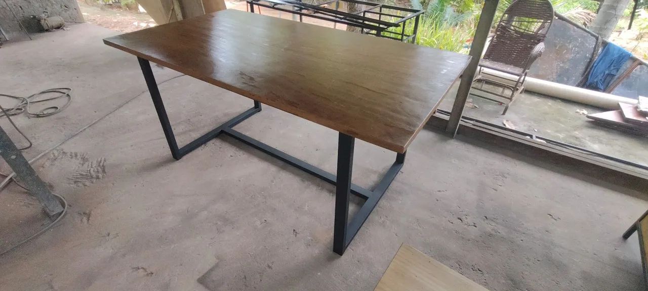 Mesa de Jantar em Madeira Maciça - Foto 2