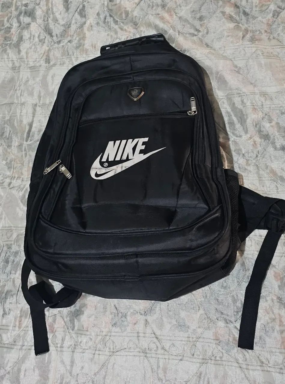 Duas mochila ? uma grande outra media