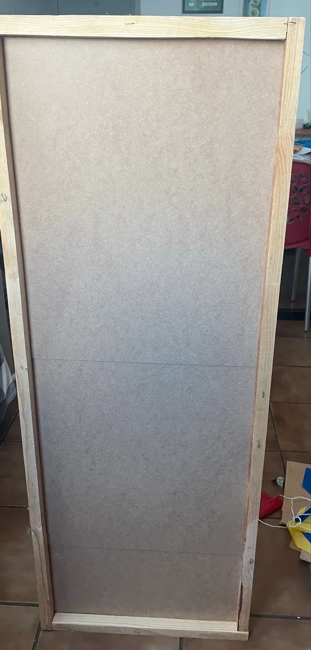 Prateleira e itens de madeira64960479307521122