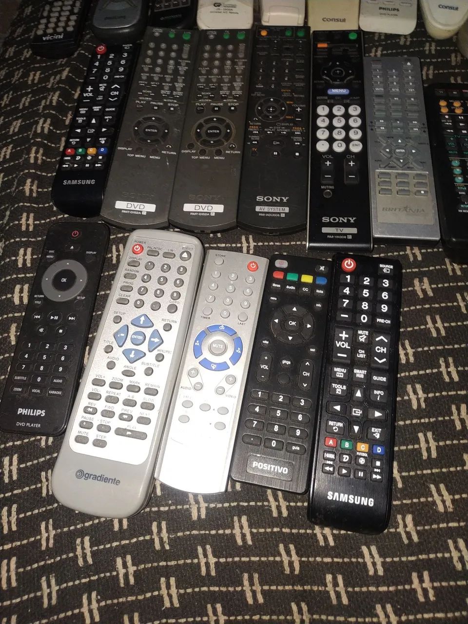 Controles remotos diversos 