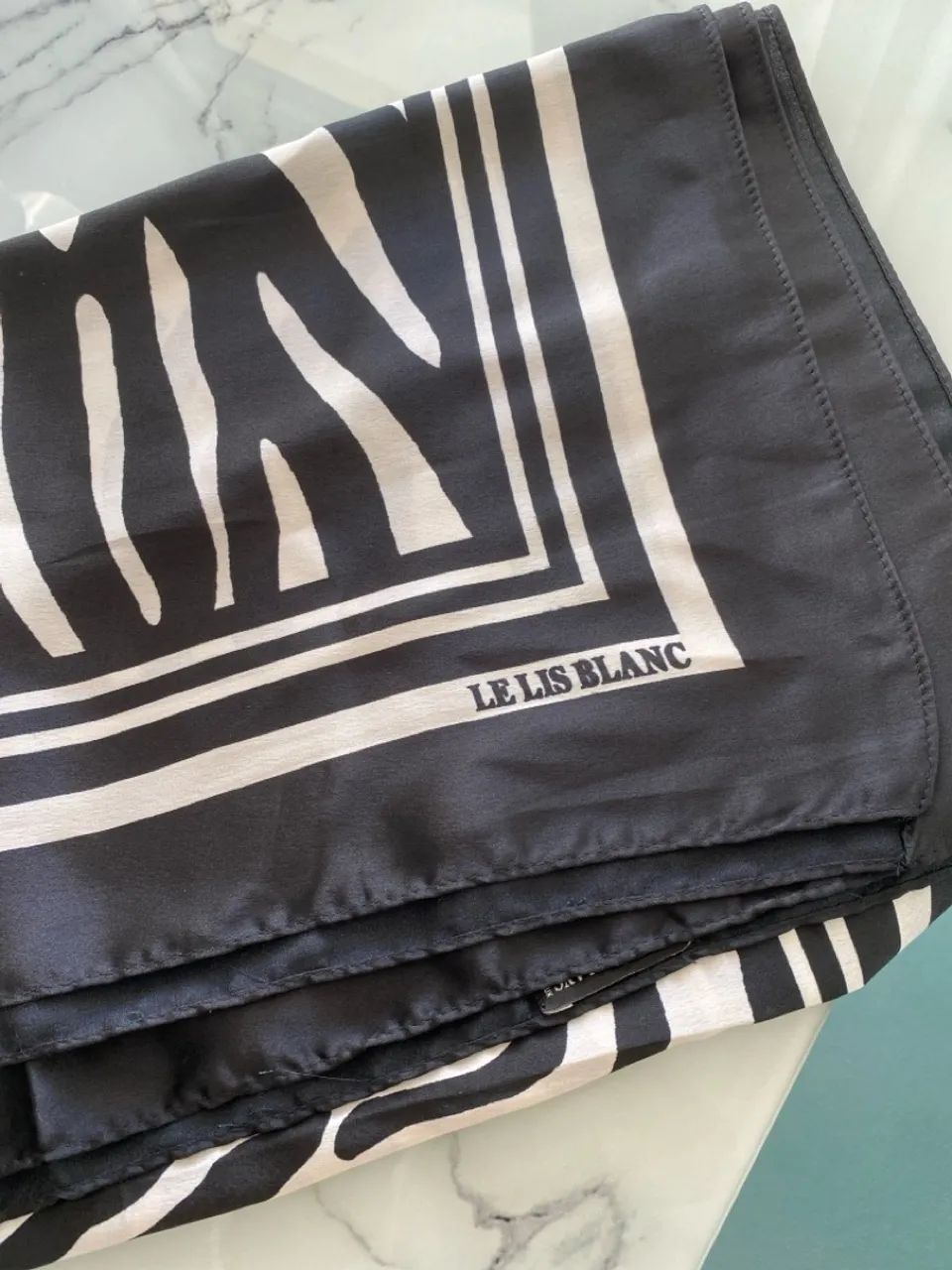 Lenço de seda Zebra Le Lis Blanc - Foto 3