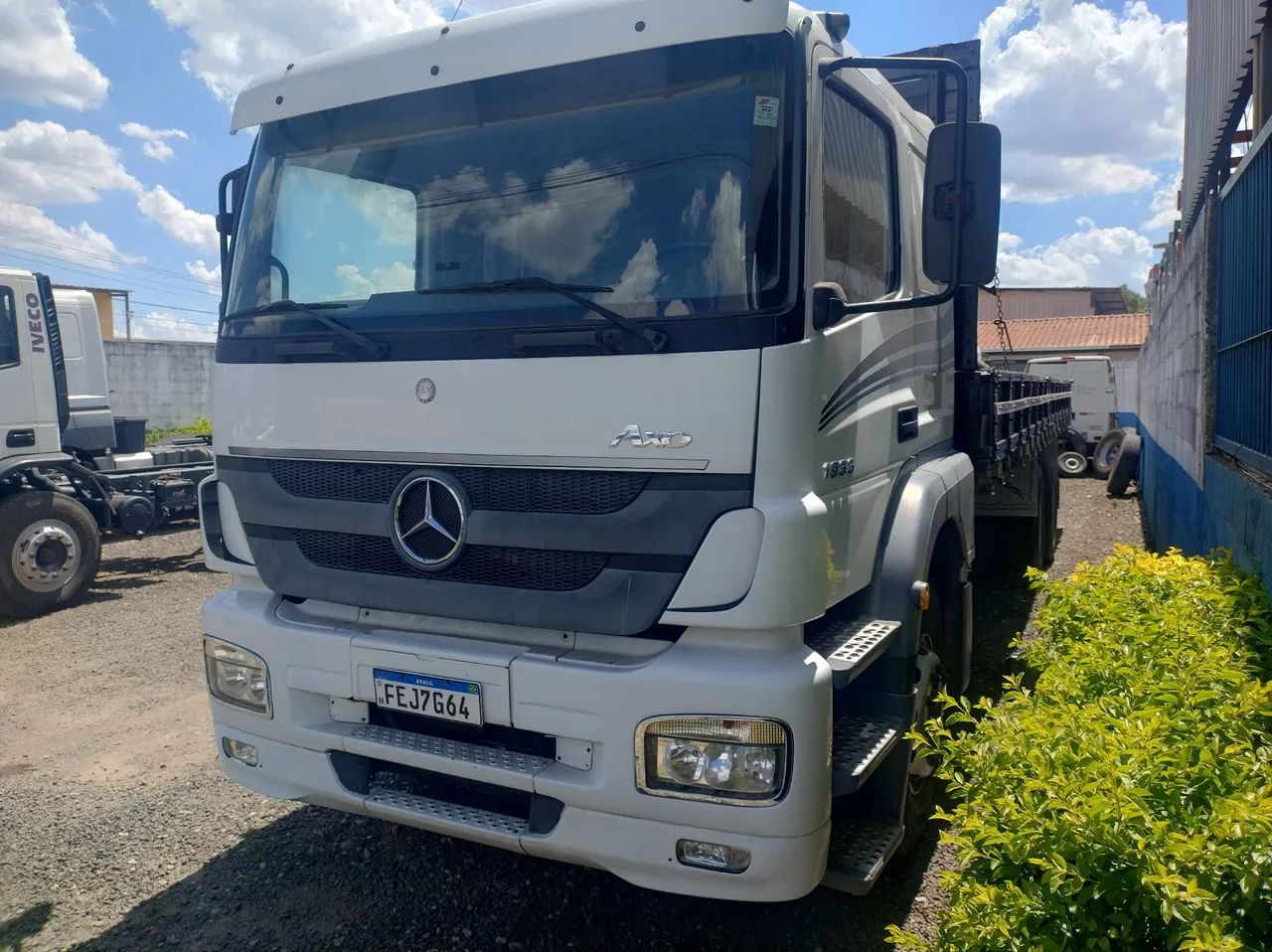 MB axor 1933 6x2  2013 carroceria 9m - Foto 6
