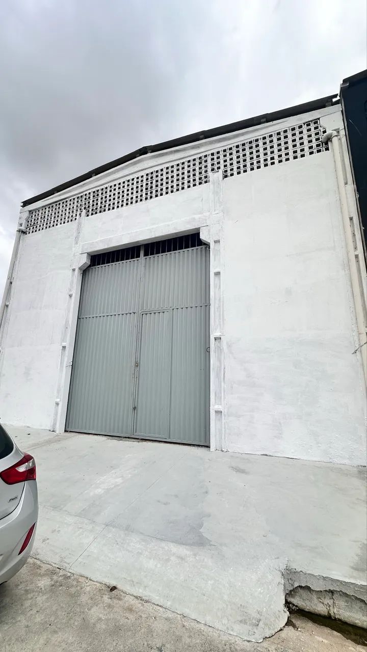 Alugo galpão novo na FORENE 