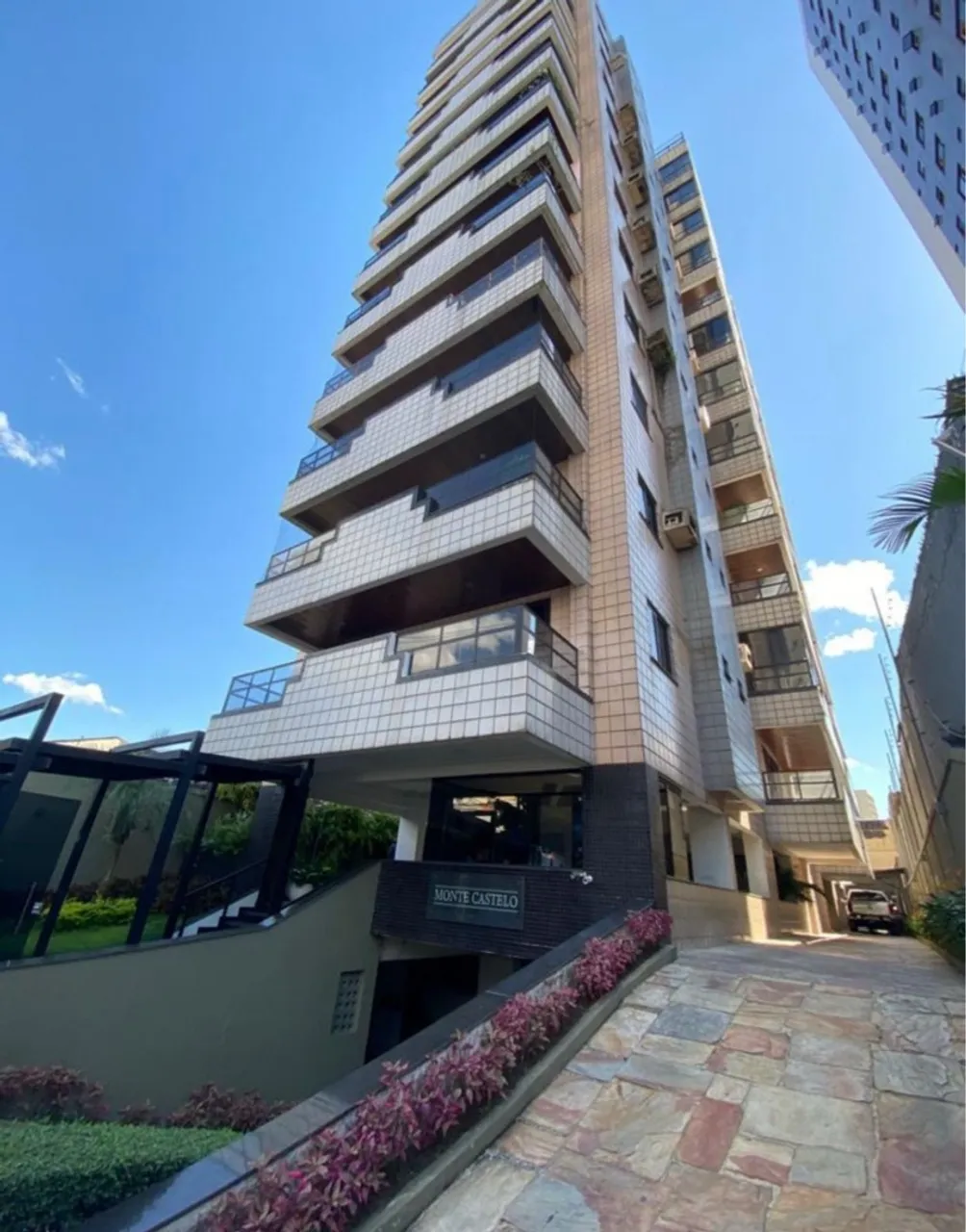 Apartamento 1 ANDAR com 3 suítes - 172m2