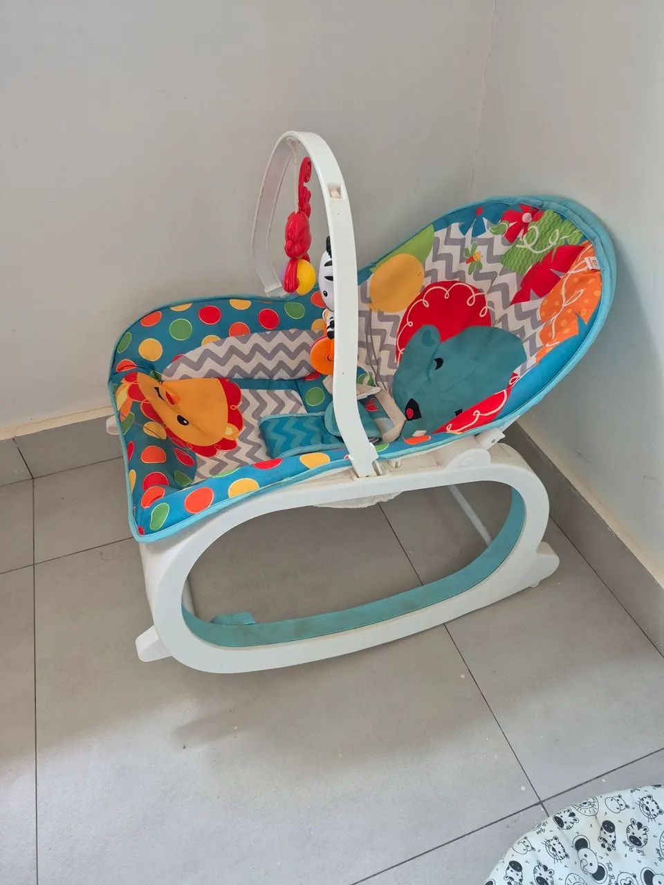 Cadeirinha de balanço vibratória emusical  - Foto 2