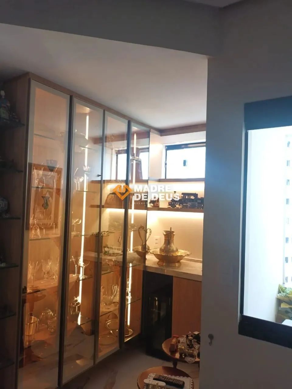 Excelente apartamento com 145 m2, todo reformado, proximo a Beira Mar - Foto 3