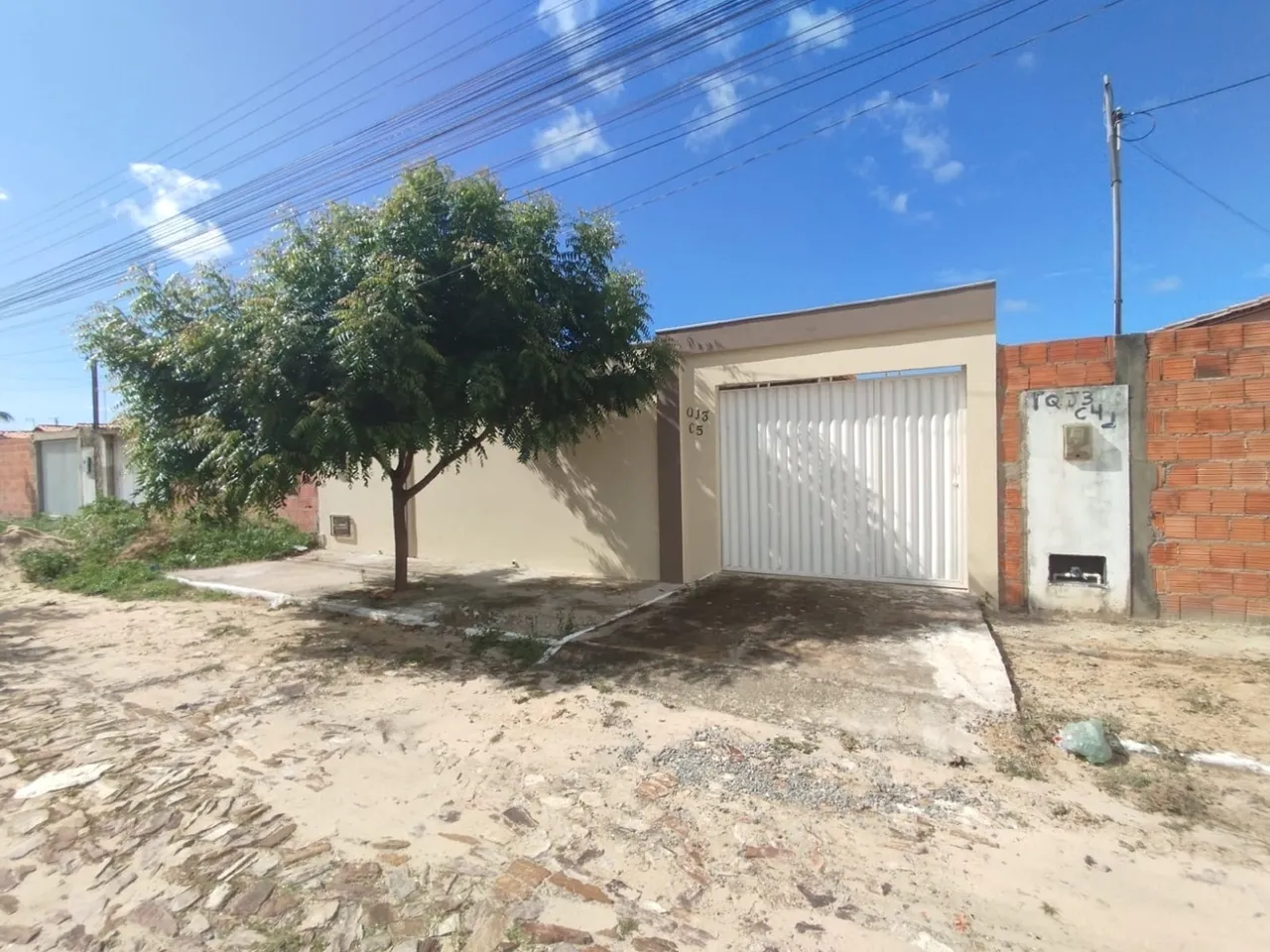 Casa reformada 2 quartos, 51m2, lote de 200m2 - Simplicio Dias