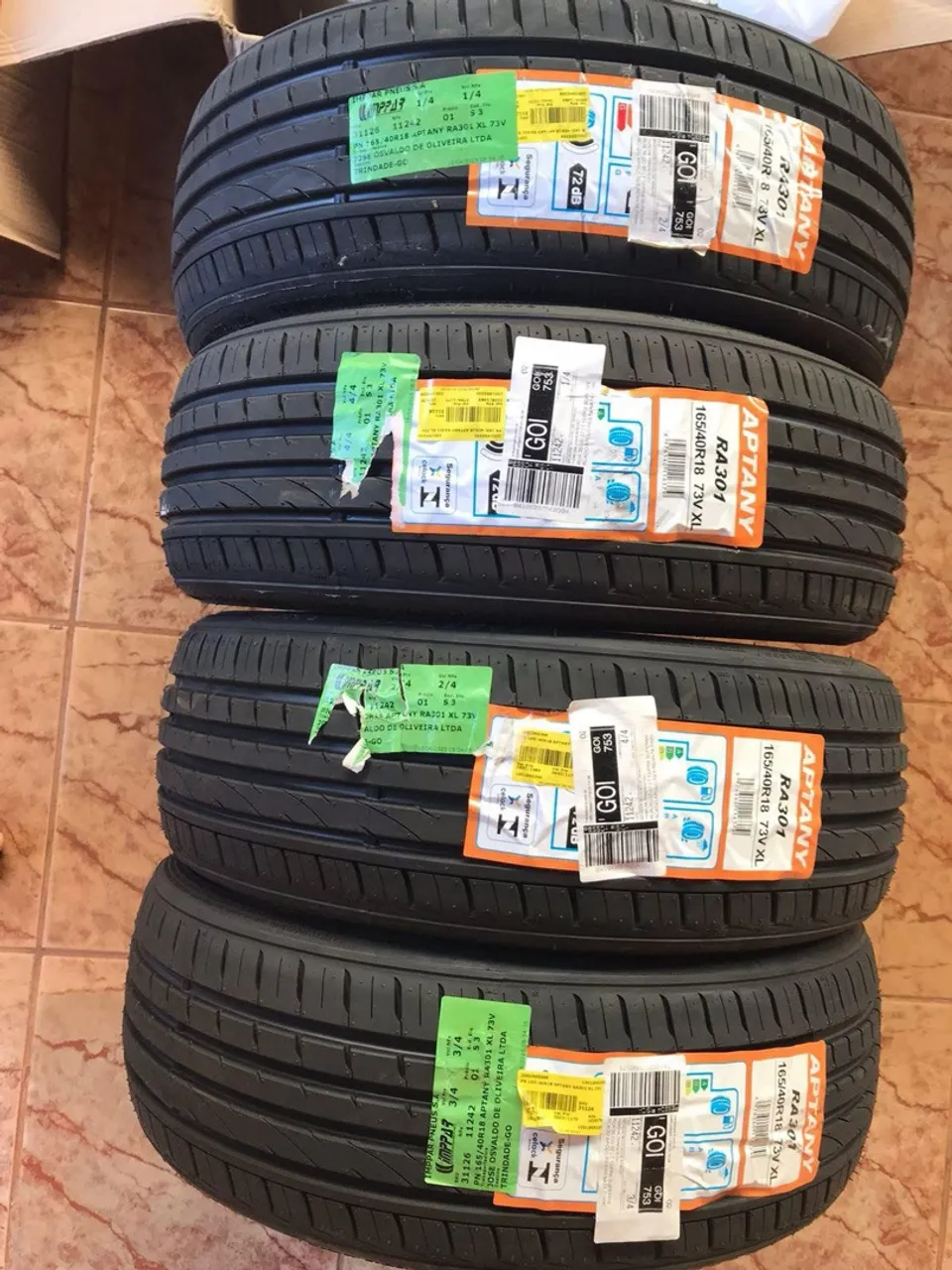 Jogo de Pneus Aptany RA301 165/40 R18 - Novos