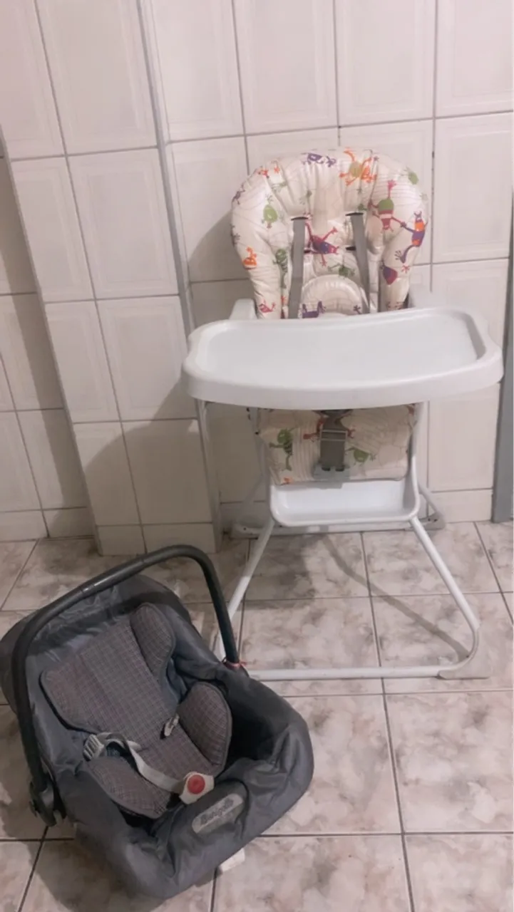 Cadeirinha Bebê Conforto + Cadeira de Refeição
