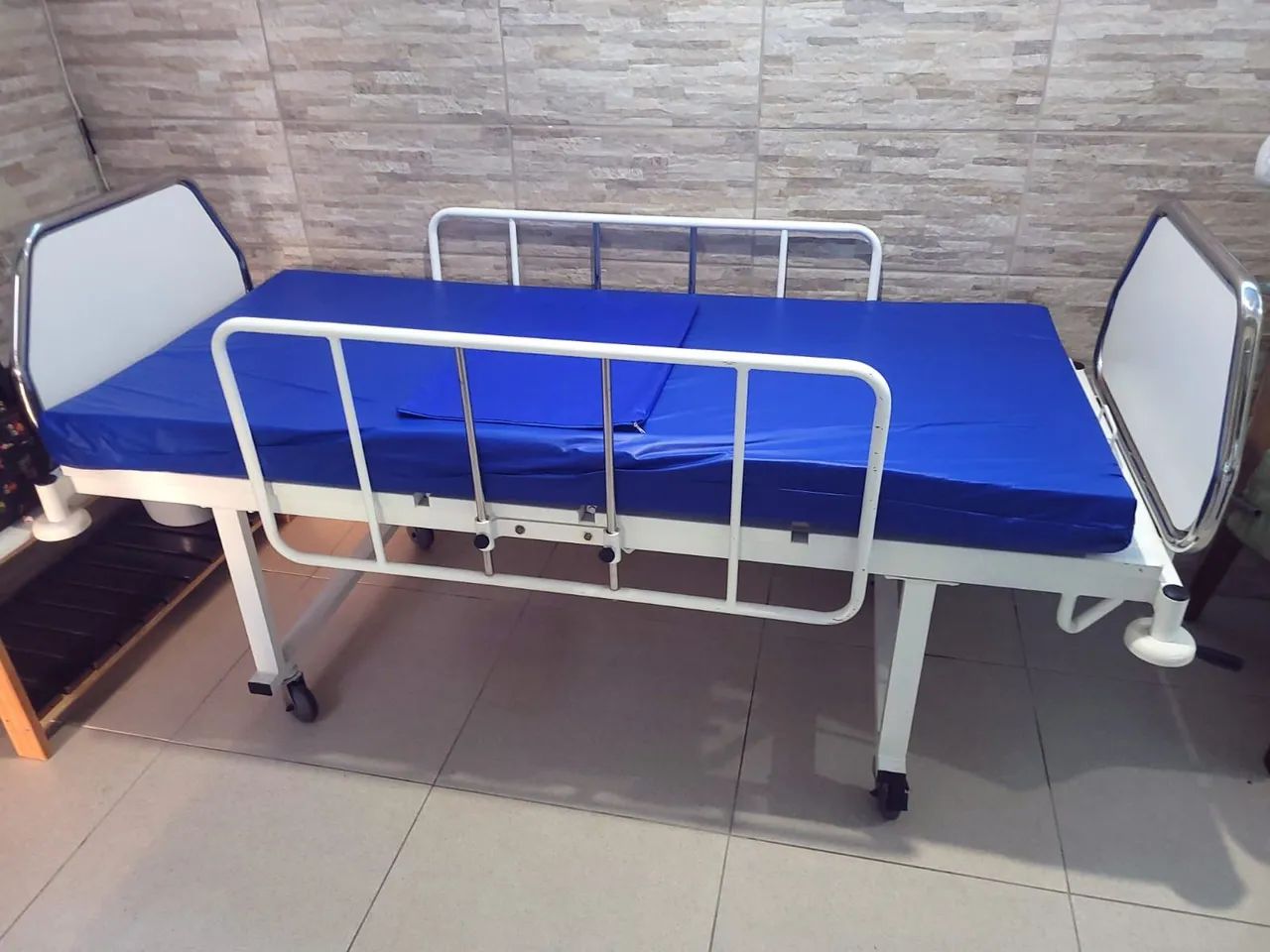 Cama Hospitalar + colchão hospitalar e fronha hospitalar - Foto 2