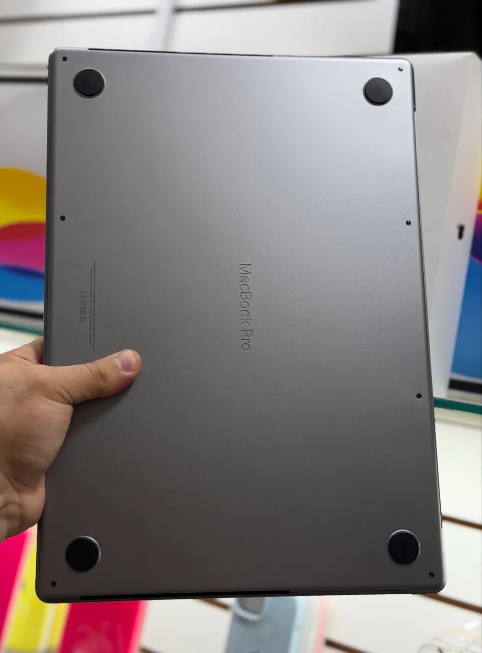 MacBook本体 Apple Macbook M1 Max | 32 GB | 1000 GB Apple Macbook Pro M1 Max 16,2