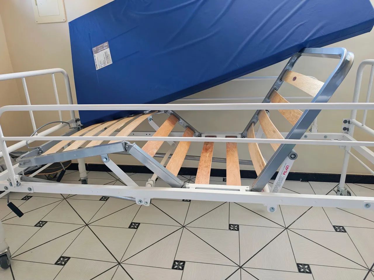 Cama hospitalar, novíssima menos de trinta dias de uso. - Foto 2