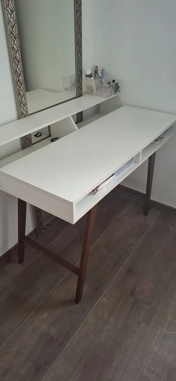 Escrivaninha Tock&Stock