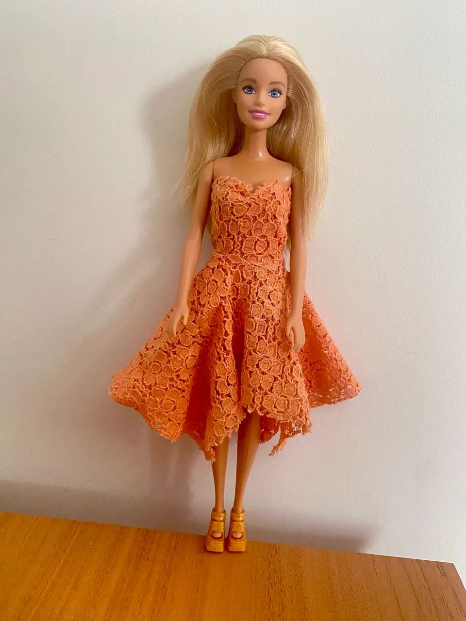  Barbie- Kit boneca + Roupinhas  - Foto 4