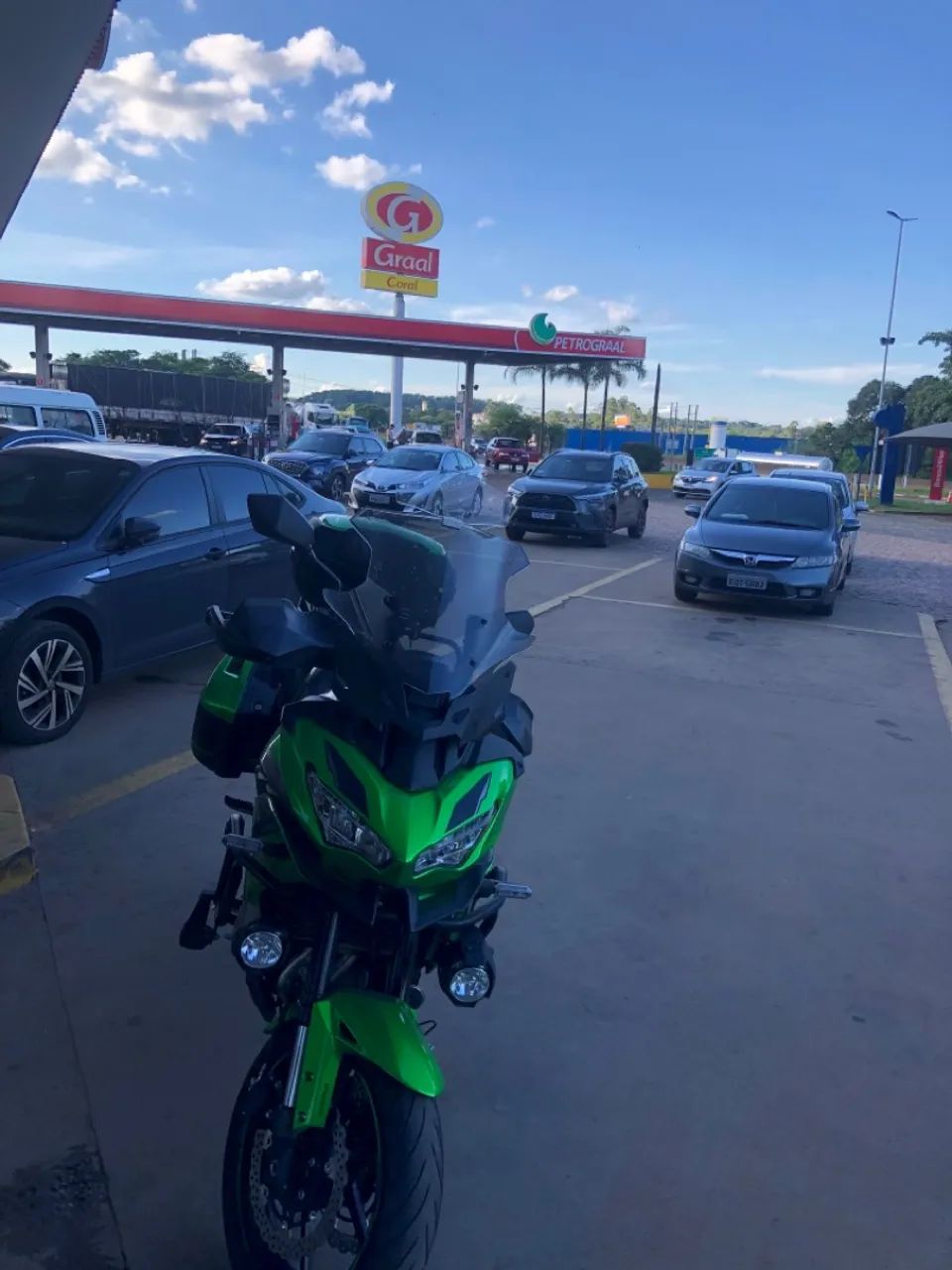 Versys 650 Tourer 23/23 com Acessórios e baixa km - Foto 4