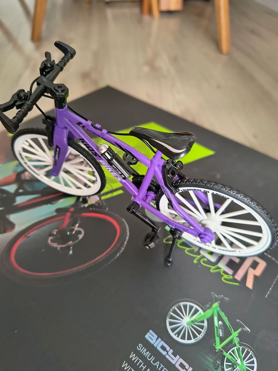 Mini Bicicleta Simulação de Mountain Bike em metal e plástico - Foto 4