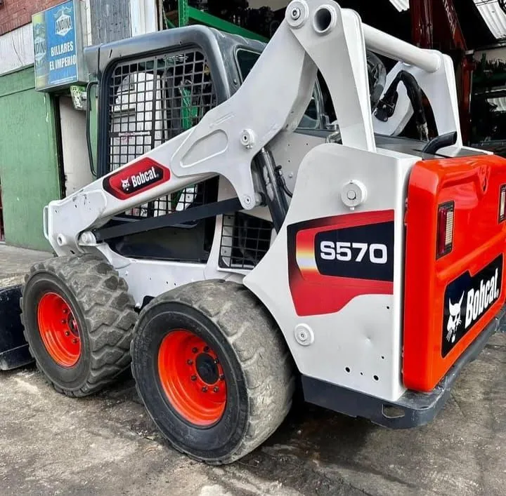 Mini carregadeira bobcat s570 ano 2015