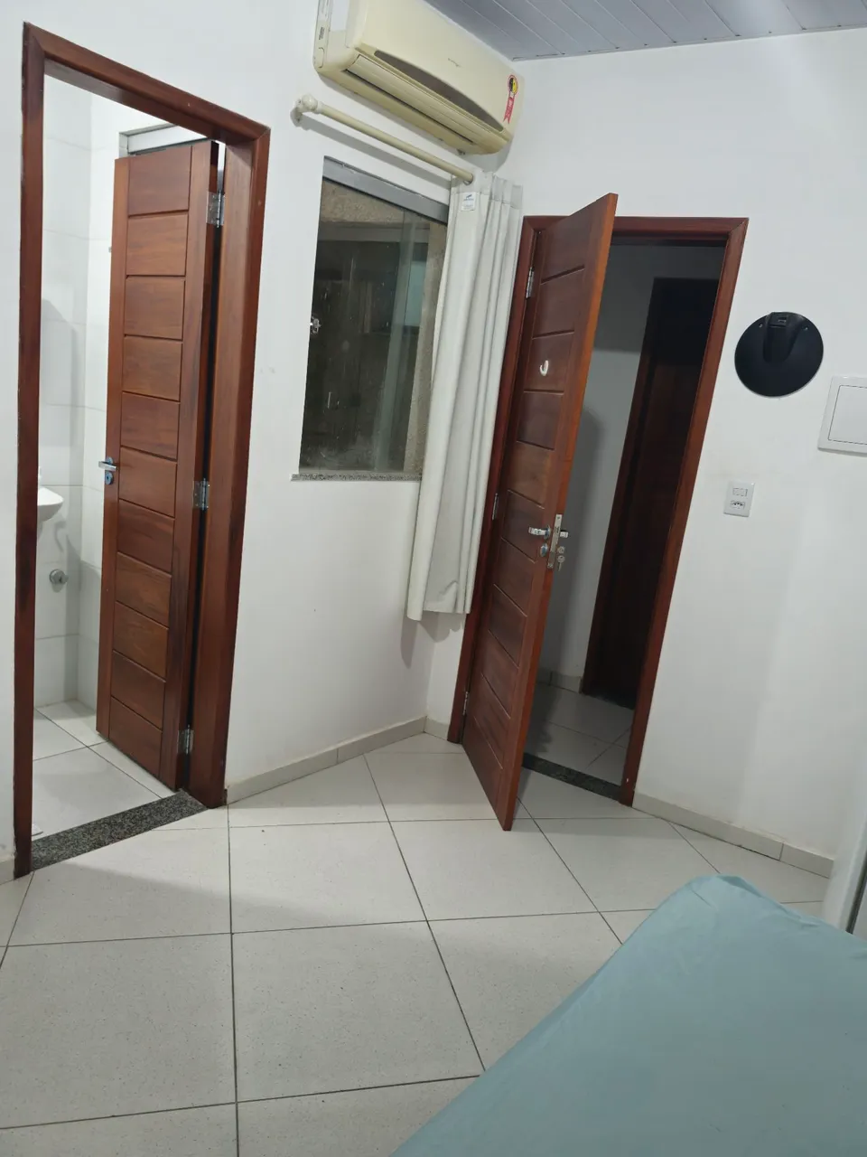 Suítes e kitnets mobiliadas no bairro Pedreira.