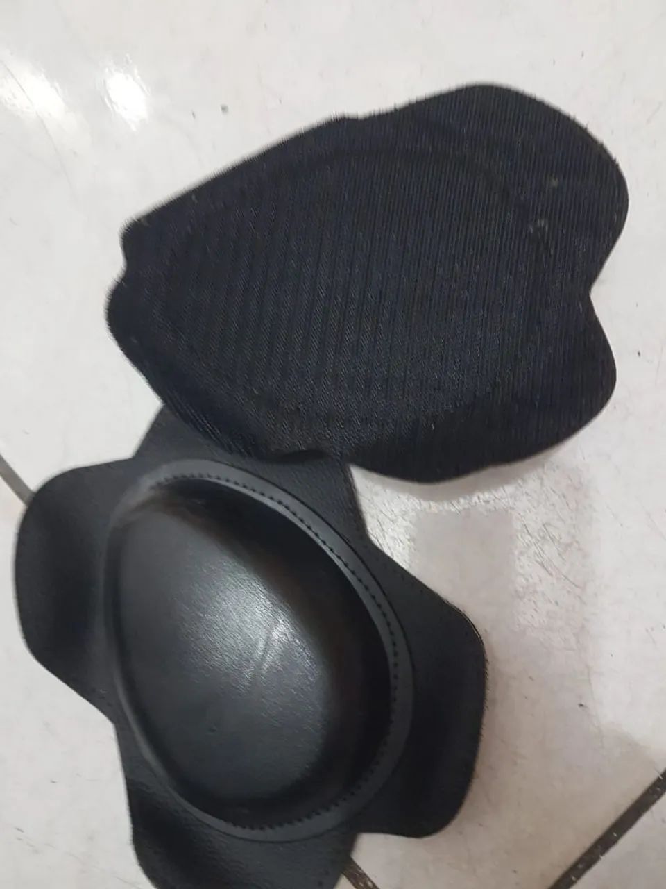 Joelheiras saboneteiras p/ macacão de couro Esportes Radicais - Foto 3